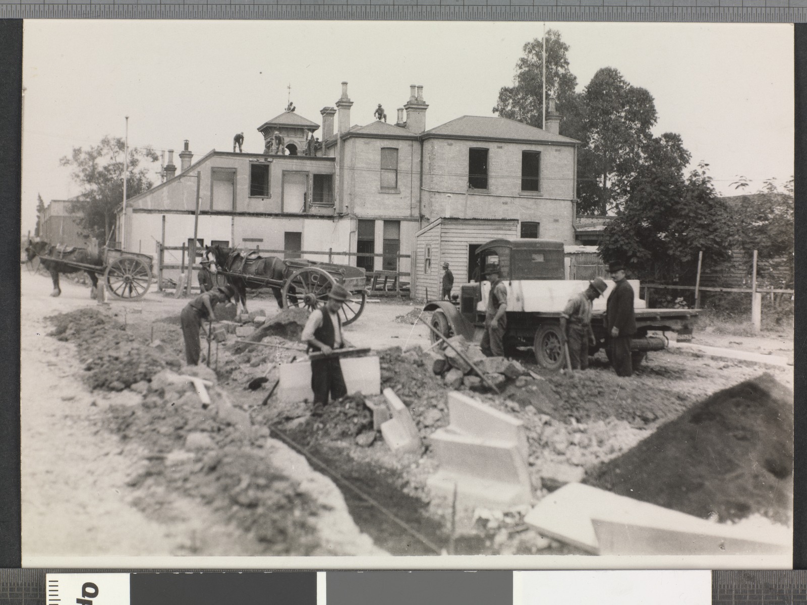 Melba's birthplace being demolished in Burnley Street, Richmond